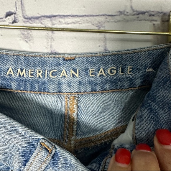 American Eagle Outfitters Light Blue Distressed Jean Shorts Size 6 - Picture 3 of 4
